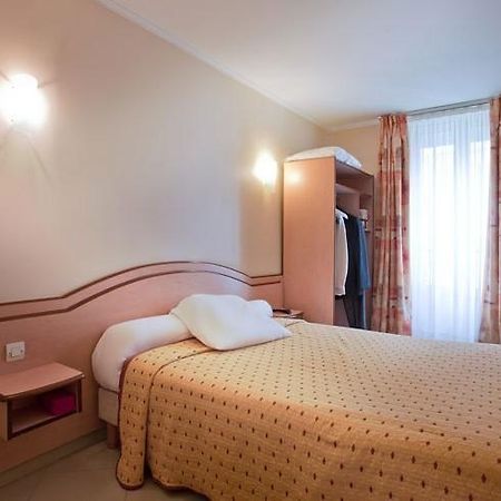 Marciano Hotel Gare Du Nord Paris Zimmer foto